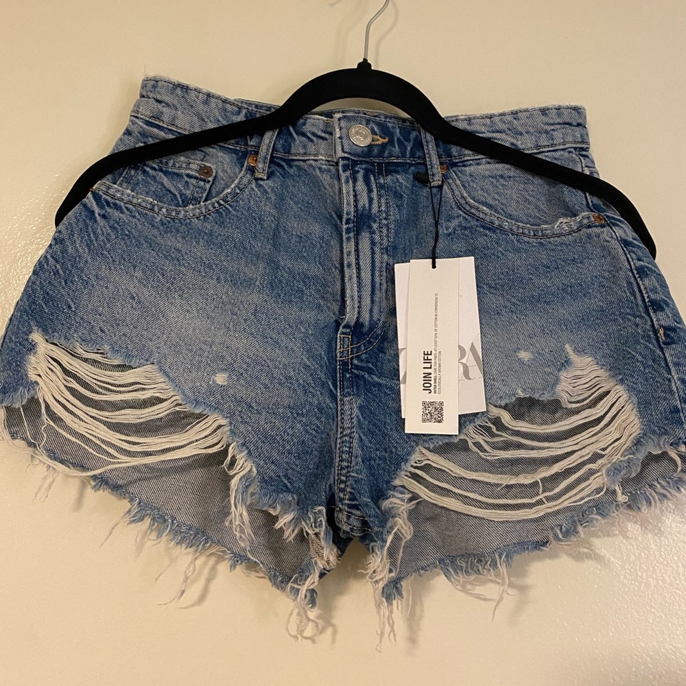 ZARA DENIM SHORTS SIZE 04